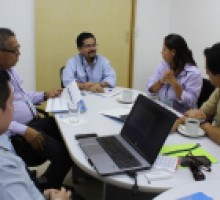 Foto Reunión de comisionados con personal de INEGI